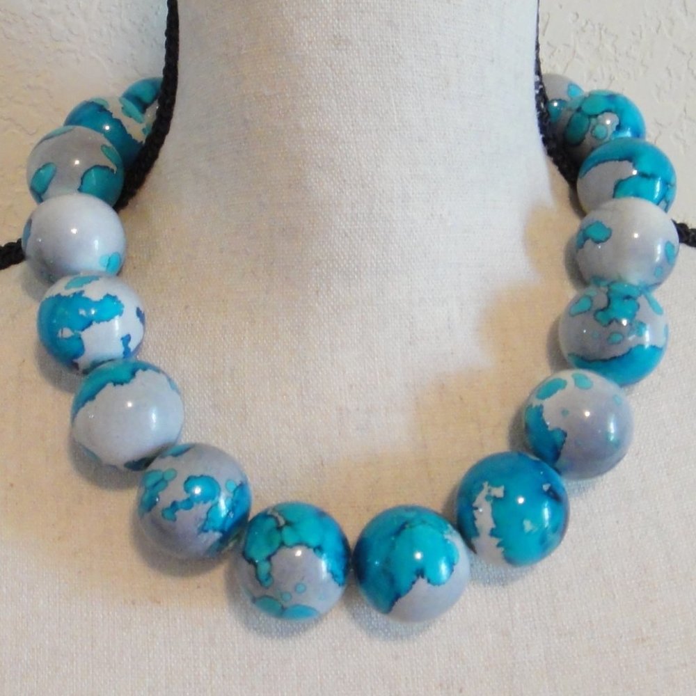 'Globes' Bold Necklace